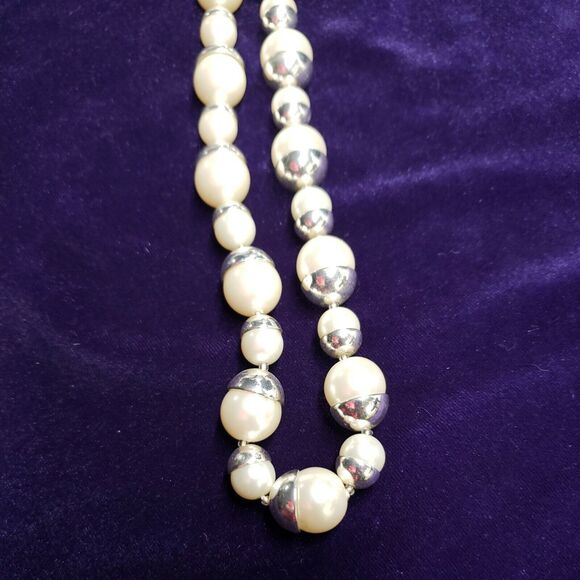 Faux Pearl Necklace Creamy White Alternating Sizes Capped in Shiny Silver Tone - Picture 5 of 9
